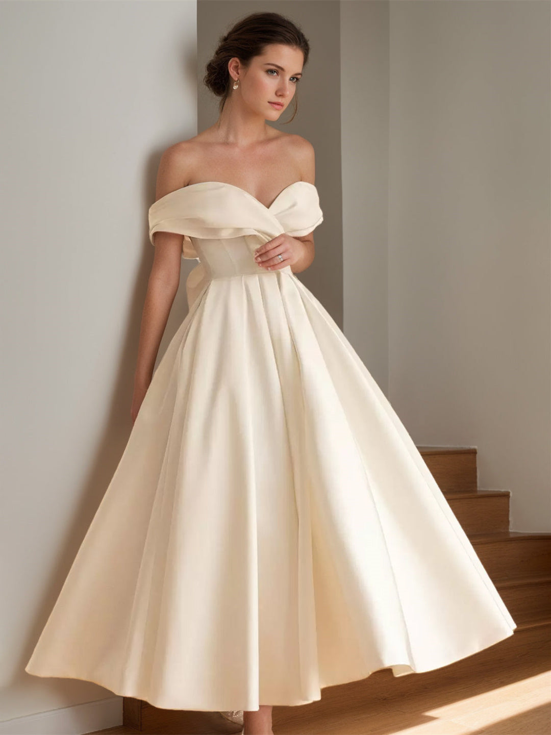 Damen Brautkleid mit Off Shoulder und Herz Ausschnitt | Midi