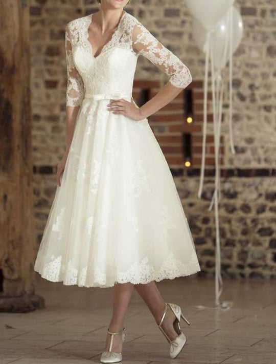 Damen Brautkleid mit V Ausschnitt und 3/4 Ärmeln aus Spitze | Midi