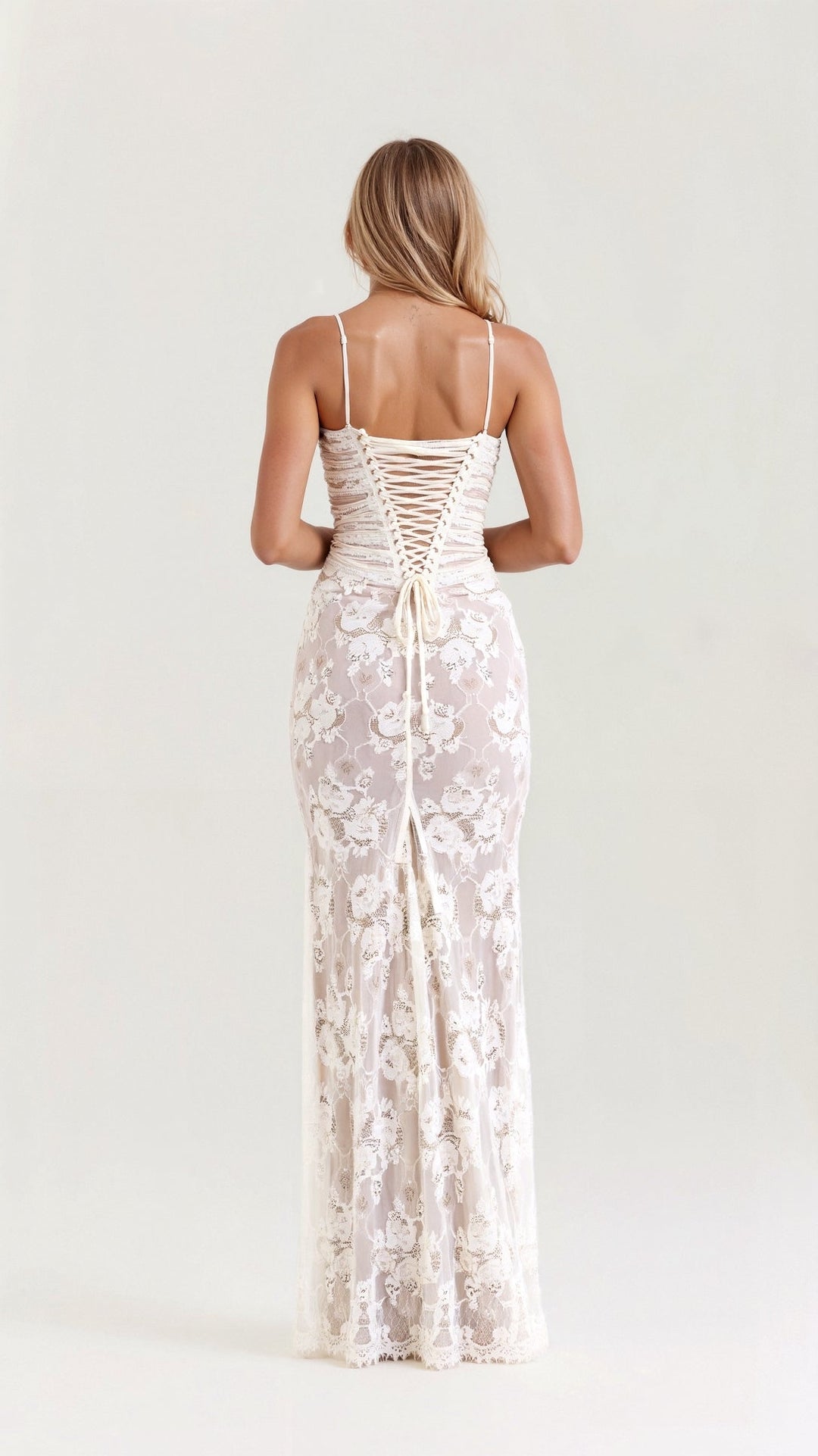 Damen Brautkleid mit eckigem Ausschnitt und langen Ärmeln aus Spitze | Maxi