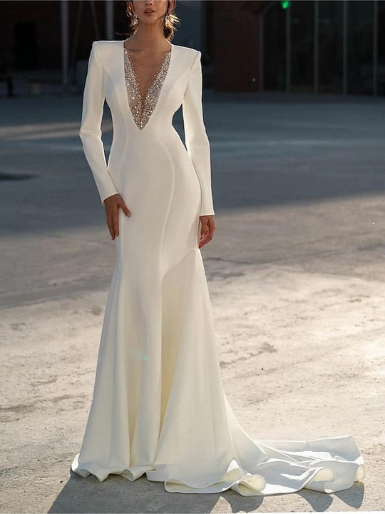 Damen Brautkleid mit tiefem V Ausschnitt und langen Ärmeln | Maxi