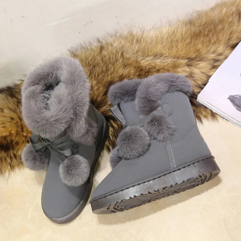 Ingrid - Elegante Winterstiefel Mit Pomponverzierung