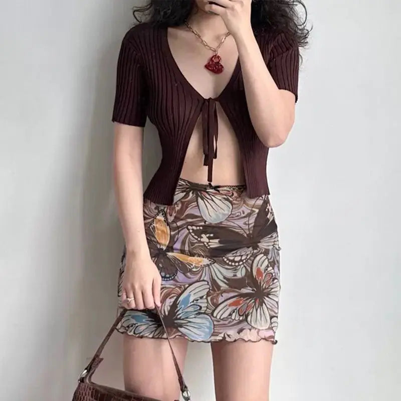 Eleganter Minirock im koreanischen Stil mit Schmetterlingsdruck