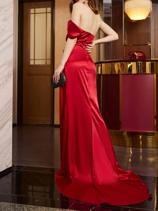 Damen Ballkleid mit schulterfreiem Design und Schleppe | Maxi