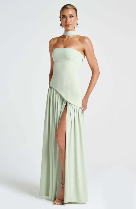 Damen Ballkleid mit Bandeau-Oberteil und Schal-Detail | Maxi