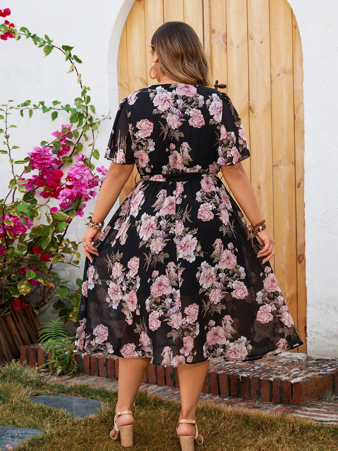 Amber Kleid - Plus Size Blumenprint V-Ausschnitt Midikleid