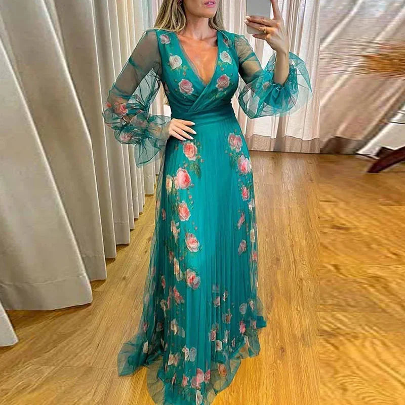 Bohemien Damenkleid mit Einem V-Ausschnitt und Einer Schmeichelhaften Taillebetonung