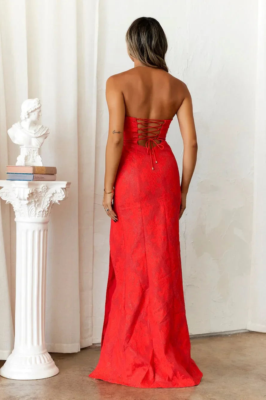 Damen Ballkleid mit trägerlosem Oberteil und Schlitz | Maxi
