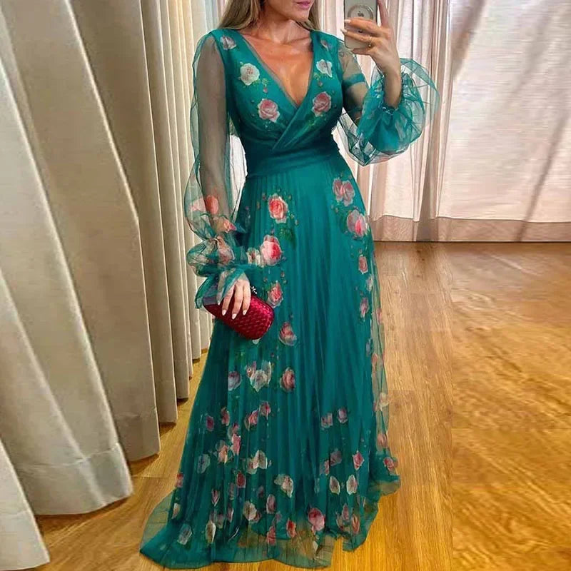 Bohemien Damenkleid mit Einem V-Ausschnitt und Einer Schmeichelhaften Taillebetonung