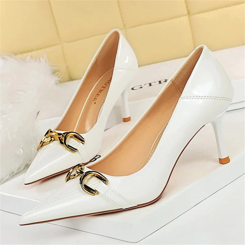 Mia - Dynamische Pumps 2024