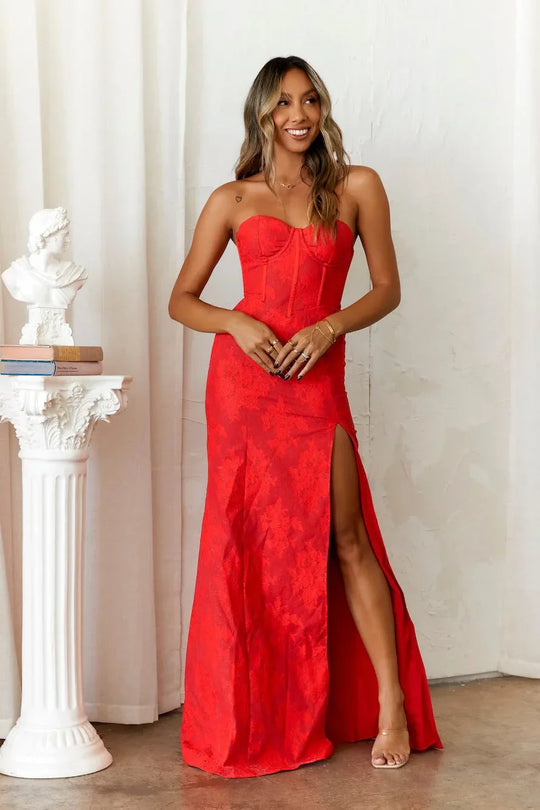 Damen Ballkleid mit trägerlosem Oberteil und Schlitz | Maxi