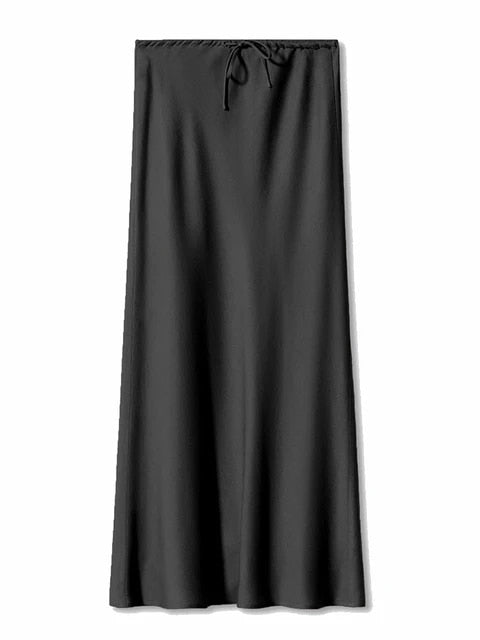 Maxi-Kleid aus Satin mit hoher Taille