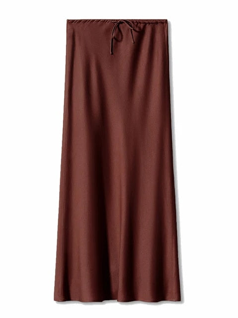 Maxi-Kleid aus Satin mit hoher Taille