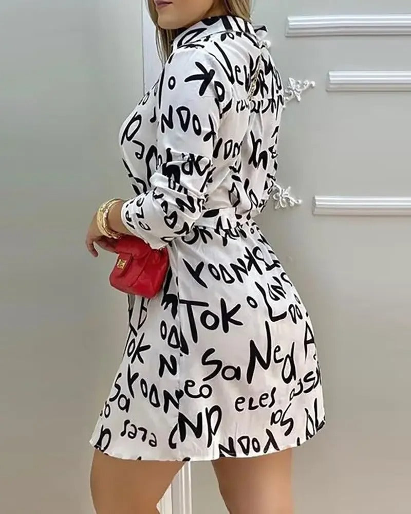 Nora Kleid - Langarm Midikleid Mit Buchstabendruck