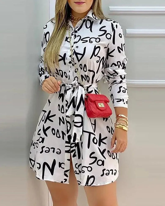 Nora Kleid - Langarm Midikleid Mit Buchstabendruck